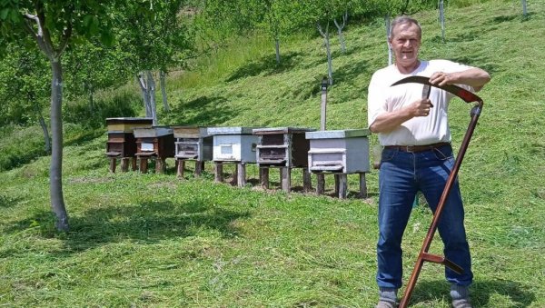 СВЕ ЋЕМО ВАС НОЋАС ПОБИТИ И БАЦИТИ У ДРИНУ! Блокадер претио Радоју Јовановићу из Бајине Баште