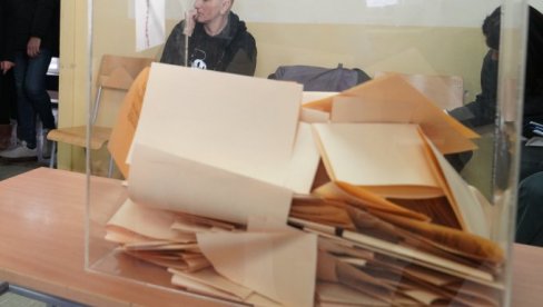 ПРВИ ПРЕЛИМИНАРНИ РЕЗУЛТАТИ ИЗБОРА У КЊАЖЕВЦУ: Листа око СНС-а освојила апсолутну већину