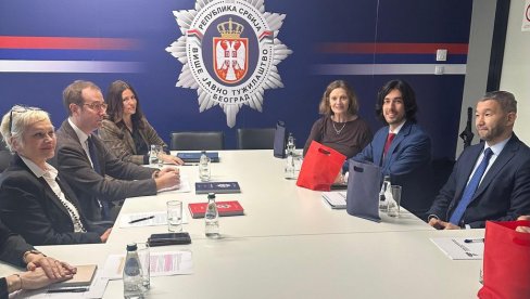 МАУРО ПУЗО ИЗ ОЕБС-А ПОСЕТИО ВЈТ: Са јавним тужиоцима разговорао о актуелним темама у области правосуђа