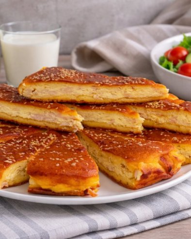 СЛАНА ЛЕЊА ПИТА КОЈА СЕ ТОПИ У УСТИМА: Мирис домаће кухиње који враћа у детињство