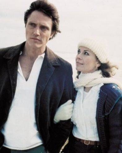 ПРЕЛЕПА ГЛУМИЦА ОТИШЛА НА КРСТАРЕЊЕ СА МУЖЕМ И ЉУБАВНИКОМ, ПА СЕ ДЕСИЛА КАТАСТРОФА: Тело јој нашли у води, глумац годинама одбија да каже