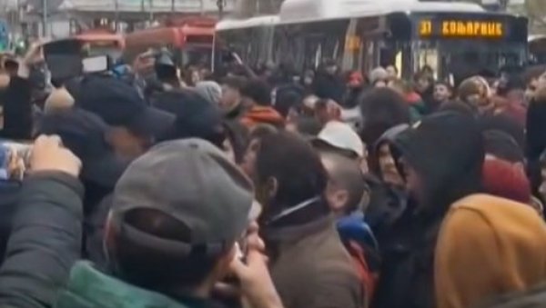 ЗЛО НЕ МИРУЈЕ