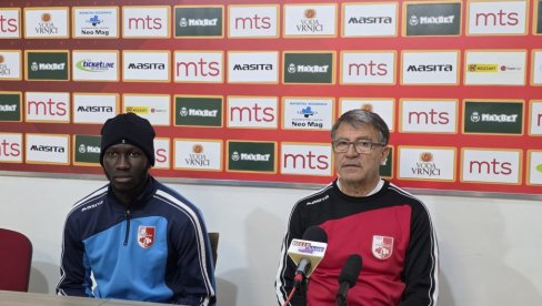 СЛУШАМ КАКО ПРИЧАЈУ...: Такис Лемонис имао шта да каже пред меч Раднички - ОФК Београд