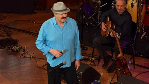 КОНАЧНО САМ ДОЖИВЕО СВЕ ОВО: Певач душевио публику, а Харис Џиновић му поручио само једно (ФОТО)