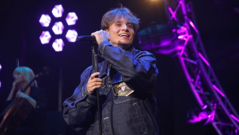 ЈАКОВ ЈОЗИНОВИЋ НАСТАВЉА ДА ОБАРА РЕКОРДЕ: За 15 минута продао 4 хиљаде карата - очекује се и девети концерт?