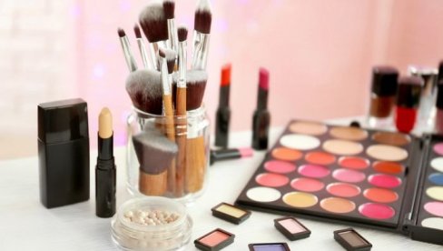 ШМИНКА ИМА РОК ТРАЈАЊА: Ево када никако не треба да је користите