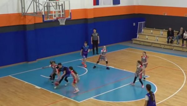 КАКО ЈЕ ОВО МОГУЋЕ!?  Постигли 48 поена за четвртину, а то чак није најлуђе, ово се не памти (ВИДЕО)