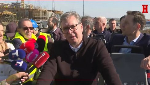 ВЛОКАДЕРИ СУ УНИШТИЛИ УНИВЕРЗИТЕТЕ Вучић: Податак да је прошле године 12.000 људи мање дипломирало вам је јасан какав је злочин учињен