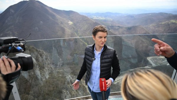 БРНАБИЋ ОБИШЛА ВИДИКОВАЦ НА КАБЛАРУ: Очекујемо употребну дозволу за месец дана