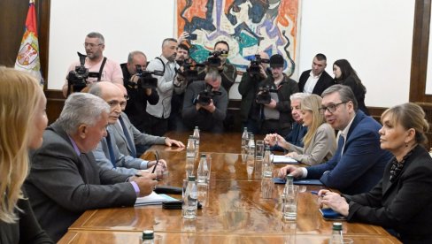 ВУЧИЋ НАСТАВИО КОНСУЛТАЦИЈЕ: Председник разговара са представницима ПУПС