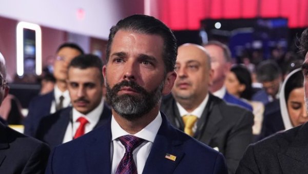 ДОНАЛД ТРАМП МЛАЂИ СТИЖЕ У РЕПУБЛИКУ СРПСКУ: Појачане мере безбедности, МУП на ногама