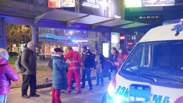 ТУЧА У АУТОБУСУ:  Мушкарац остао да лежи без свести, хитно превезен у Ургентни центар