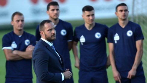 SRBI IZBAČENI IZ REPREZENTACIJE BOSNE! Zbog himne Bože pravde ostao bez Mundijala, oglasio se i Vico Zeljković