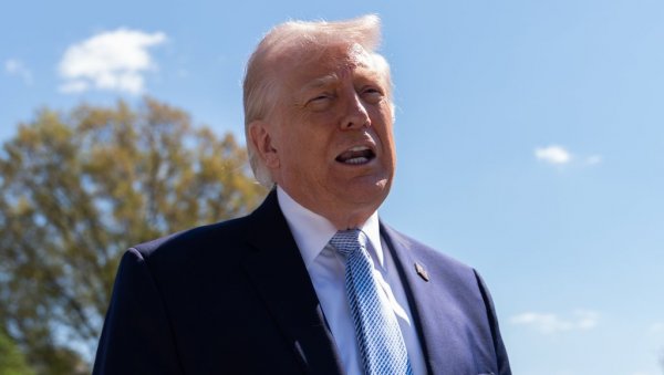 ТРАМП ИМА ПУНЕ РУКЕ ПОСЛА: Време је да се оконча рат...