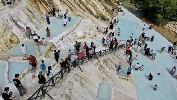 НЕ ЗНА СЕ КОЈА ЛОКАЦИЈЕ ЈЕ ЛЕПША: Ова места нуде прави спа у природи и то бесплатно