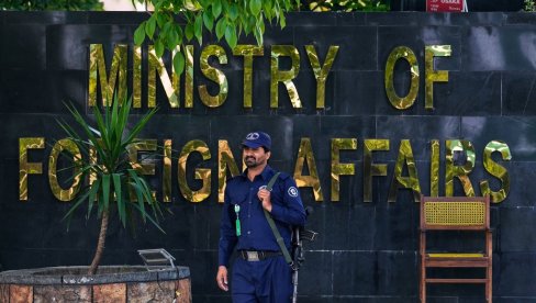 UPRKOS PROTIVLJENJU JAVNOSTI: Iranska delegacija stiže u Pakistan na razgovore