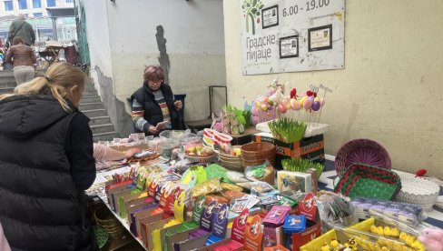 FARBANA JAJA OD 50 DO 70 DINARA:  Izuzetno bogata ponuda vaskršnjih simbola na pijaci Zeleni venac