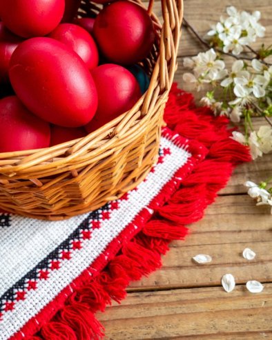 ЧУВАРКУЋА ЈЕ ВИШЕ ОД УКРАСА: Фарба се као прво јаје на Велики петак и има јаку симболику - Старо морате отклонити на овај начин