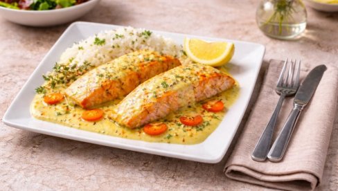 PRSTE DA POLIŽETE: Losos u žutom sosu