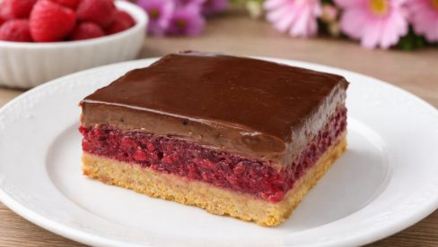 ČOKO MALINA KOCKE: Desert koji osvaja na prvi zalogaj