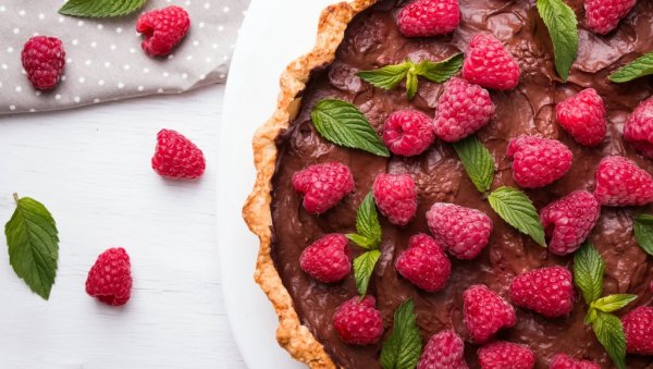 САВРШЕН ДЕСЕРТ ЗА СВЕ ПРИЛИКЕ: Богата, освежавајућа и потпуно посна посластица која ће вас одушевити