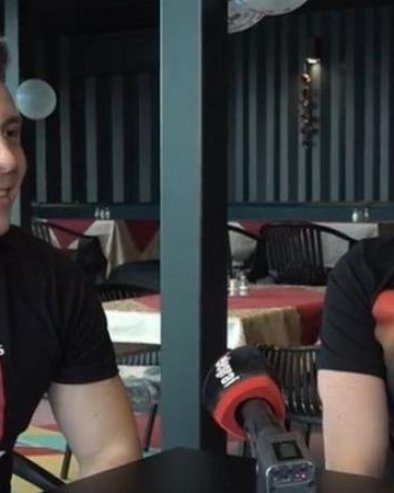 ПЕВАЧ ОТКРИО КОЛИКО СУ МОРАЛИ ДА ПЛАТЕ: Дејан наследио бенд од Хрвата, сад праве хаос по дијаспори (ФОТО)