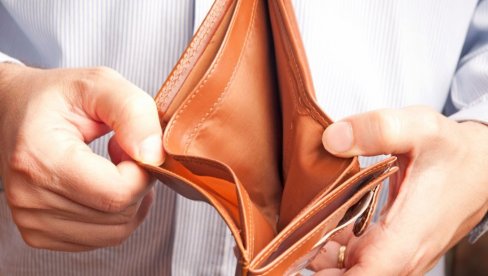 BANKROTIRAĆE POSLE PRAZNIKA: Tri znaka ostaju bez dinara - finansijski kolaps im ne gine