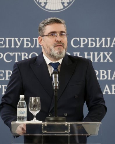 МИНИСТАР СТАРОВИЋ: Блокадери искошрићавају трагедије, не Вучић