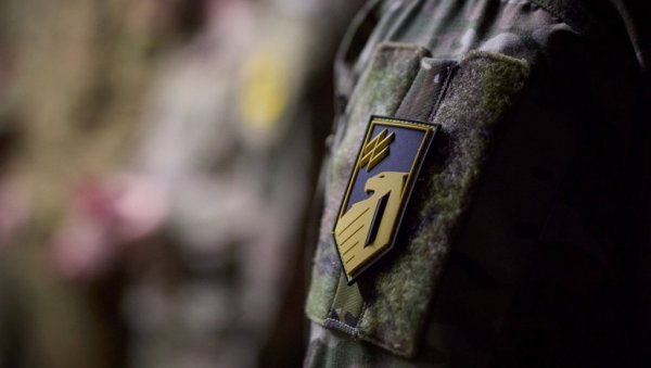 НЕЋЕ ДА ПУЦА НА РУСЕ: Предао се украјински падобранац