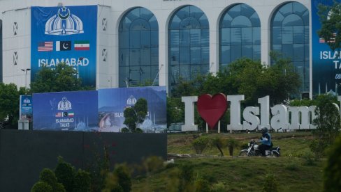 Predsednik iranskog parlamenta žestoko o Trampu: Dogovori se obavljaju na terenu, a ne putem društvenih mreža