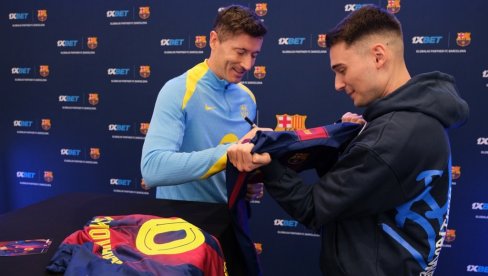 FUDBALERI BARSELONE LEVANDOVSKI I ŠČESNI KAKVE NISTE VIDELI: „Srbi i Poljaci su braća, volimo Srbiju, želimo da pričamo na vašem jeziku