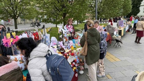 TRADICIONALNO NA VELIKU SUBOTU: Karneval Uskršnje jaje u centru Zrenjanina (FOTO/VIDEO)