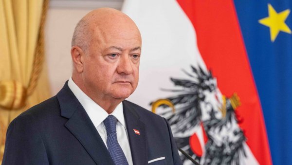 АУСТРИЈСКИ КАНЦЕЛАР ДОЖИВЕО УДЕС НА АУТО-ПУТУ: Возило ударило у ауто испред, познато да ли има повређених