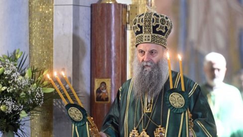 PATRIJARH PORFIRIJE SLUŽI LITURGIJU U MANASTIRU VISOKI DEČANI: Svečanom činu prisustvuje veliki broj vernika