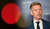KAKAV DŽENTLMEN: Peter Mađar uhvaćen na aerodromu sa devojkom, a o njegovom gestu bruji region (VIDEO)