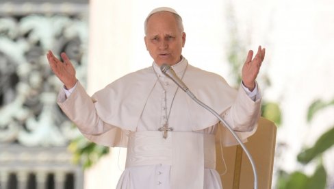 NE PLAŠIM SE TRAMPA, NASTAVIĆU DA SE OGLAŠVAM: Papa odgovorio na kritike američkog predsednika (FOTO)