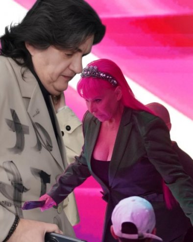 НЕ ПРИЛИЧИ МУ ДА ТАКО НЕШТО ПИШЕ Кемиш послао поруку нашој познатој певачици, она бесна: Нисам крива што не могу да имају моје године