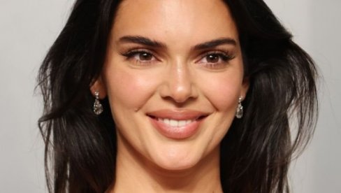 DA LI IMAMO NOVI NAJLEPŠI PAR NA SVETU? Prelepi glumac i manekenka navodno uhvaćeni zajedno na koncertu! (VIDEO)