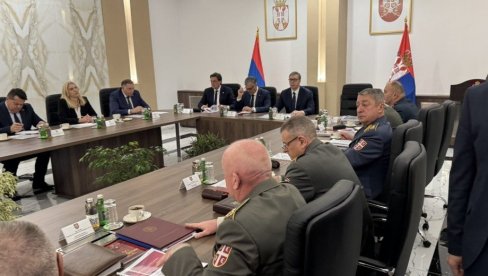Увек смо се трудили да сачувамо српску позицију: Вучић после састанка са највишим руководством Министарства одбране и Војске Србије