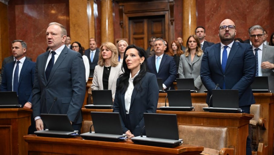 Тешко им доћи на седницу, како би државу водили? Чак 15 посланика опозиције се није појавило у сали Скупштине, очигледно имају преча посла