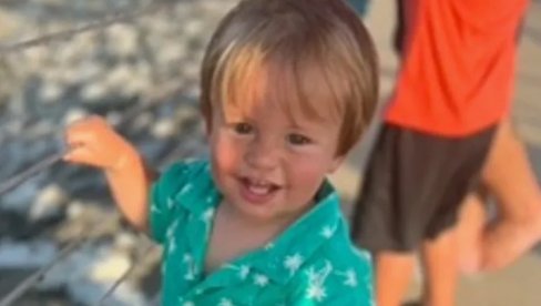 Roditelji ostavili decu samu u kolima, pa zatekli horor: Dečak (4) pronašao pištolj, pa ubio brata (2) pred sestrom