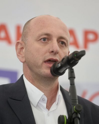 КНЕЖЕВИЋ УЗВРАТИО ИВАНОВИЋУ: „Вијести су већ купљене”