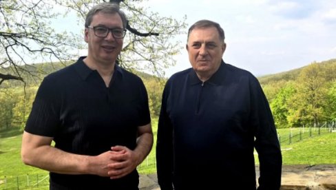 ВУЧИЋ И ДОДИК СУТРА У МАРТИН БРОДУ: Посета обновљеном манастиру Рмањ који чува српску историју дуже од пет векова