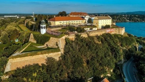 Mladić pao sa velike visine i povredio se: Na zidinama Petrovaradinske tvrđave u noći između subote i nedelje