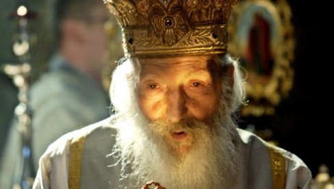 MAJKA PITALA PAVLA DA ODRŽI OPELO NJENOM SINU KOJI SE UBIO: Patrijarh izustio samo ove tri reči