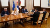 Završene konsultacije Predsednika Srbije sa strankama: Vučić razgovarao s Alternativom za promene i Ujedinjenom seljačkom strankom