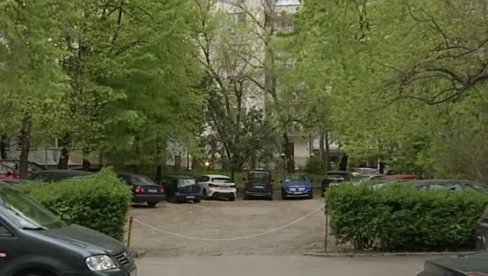 Parkiraju kola po svojim pravilima: Pojedini stanovnici prestonice sami rešavaju probleme