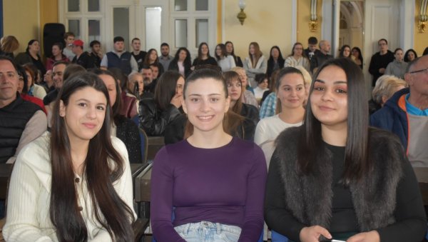 Стипендије за студенте: У Кикинди дају и подстицаје успешним академцима