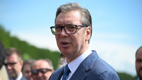 PREDSEDNIK U ŠIDU: Vučić u poseti porodici Bulatović (FOTO/VIDEO)