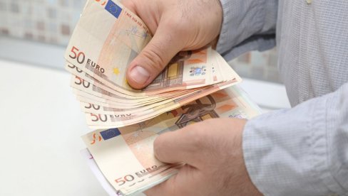 Maj puni džepove: Plate skaču, bonus do 1.000 evra - Evo o čemu je reč